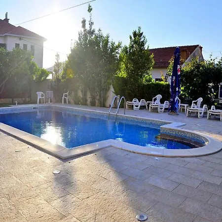In Guest بيت ضيافة تروغير