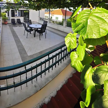 In Guest بيت ضيافة *